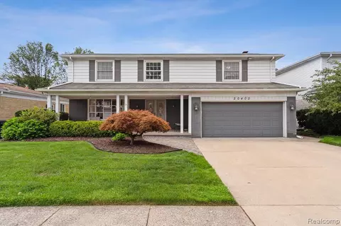 20400 Mauer St, Saint Clair Shores, MI 48080