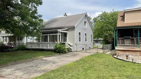 23660 Willard Ave, Warren, MI 48089