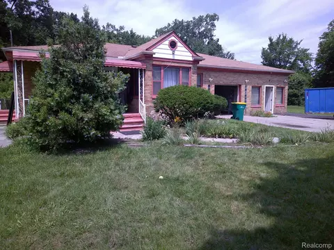 6840 Wayne Course St, Romulus, MI 48174