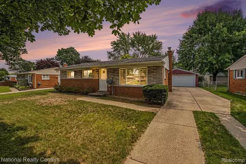 37761 Howell St, Livonia, MI 48154