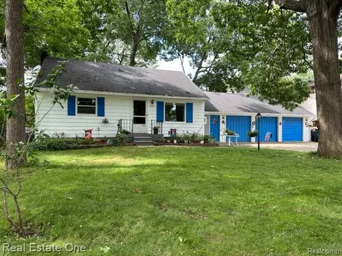 35821 Oregon Ave, Westland, MI 48186