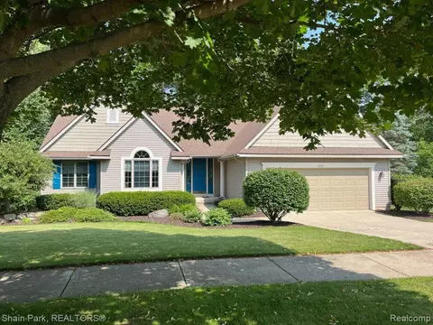 13217 Watercrest Dr, Dewitt, MI 48820