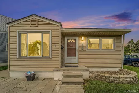 23881 Marlin Ave, Warren, MI 48091