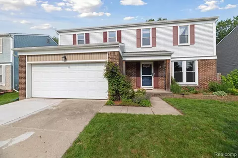 2004 E Roundtable Dr, Canton, MI 48188