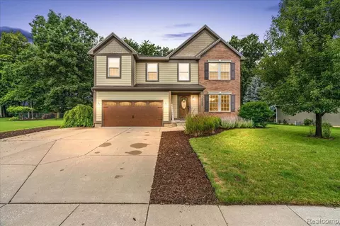 10655 Knockaderry Dr, Grand Ledge, MI 48837