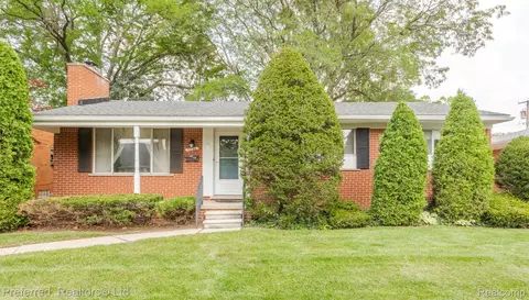 7820 Donna St, Westland, MI 48185