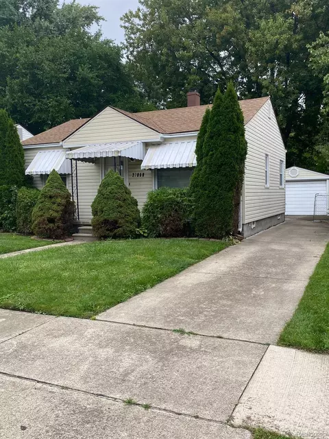 27058 Palmer Blvd, Madison Heights, MI 48071