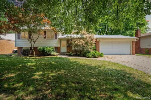 37482 Lancaster St, Livonia, MI 48154