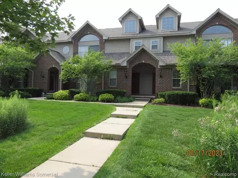 2968 Signature Blvd #8, Ann Arbor, MI 48103