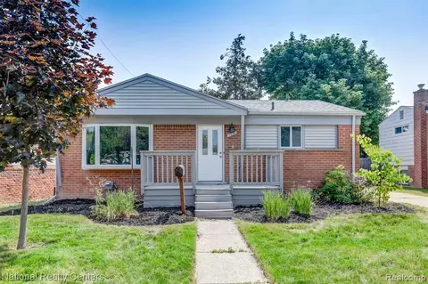 1540 N Selfridge Blvd, Clawson, MI 48017