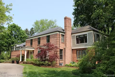 516 Hupp Cross Rd, Bloomfield Hills, MI 48301