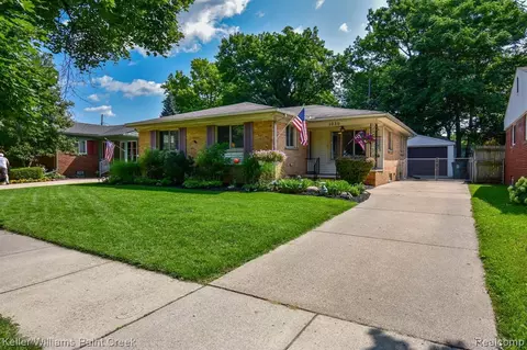 1030 N Edgeworth Ave, Royal Oak, MI 48067