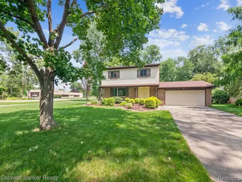 2021 Strader, West Bloomfield, MI 48324