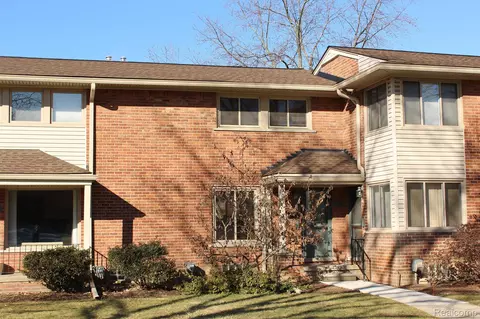 951 N Adams Rd, Birmingham, MI 48009