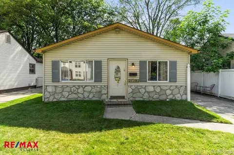 27392 Townley St, Madison Heights, MI 48071