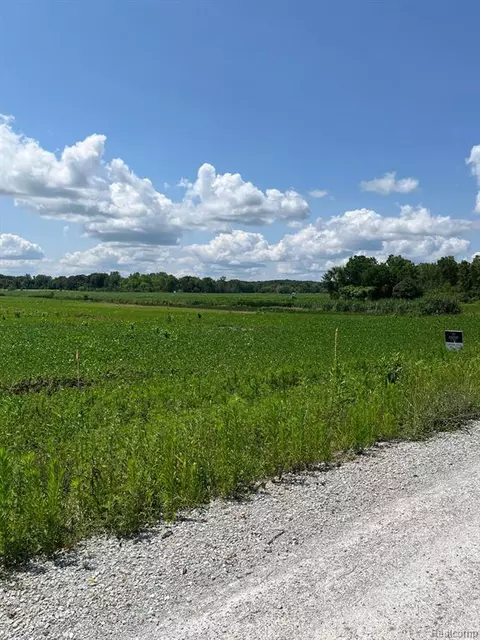 17564 Gilmore Rd, Armada, MI 48005