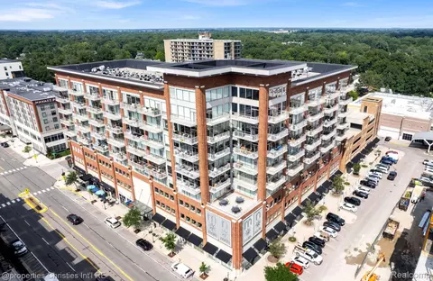 350 N Main St #719, Royal Oak, MI 48067