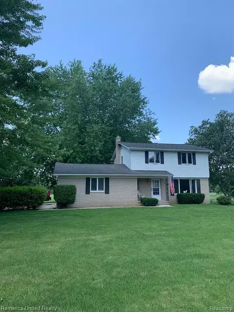 8184 Bishop Rd, Brighton, MI 48116