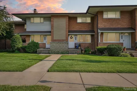 9837 Middlebelt Rd, Livonia, MI 48150