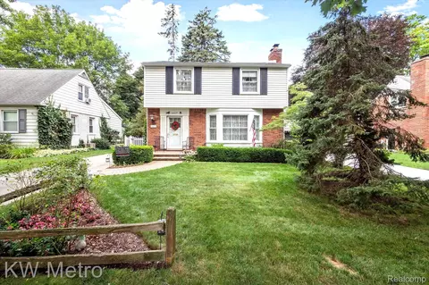2407 Elmhurst Ave, Royal Oak, MI 48073
