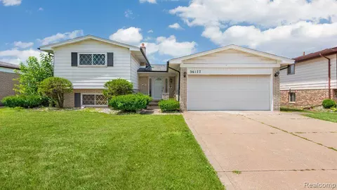 36177 Waltham Dr, Sterling Heights, MI 48310