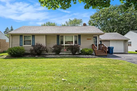 3017 Covert Rd, Flint, MI 48506 photo 1