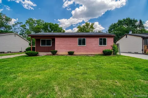 11884 Arcola St, Livonia, MI 48150