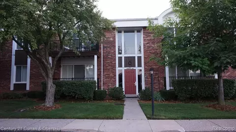 29545 Bobrich St #45, Livonia, MI 48152