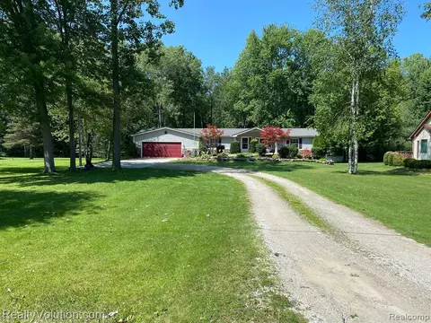 4056 Tara Brook Ln, Port Huron, MI 48060