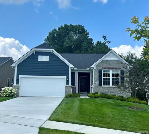 4320 Silica Dr, Orion, MI 48359