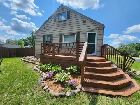 4601 Clintonville Rd, Clarkston, MI 48346