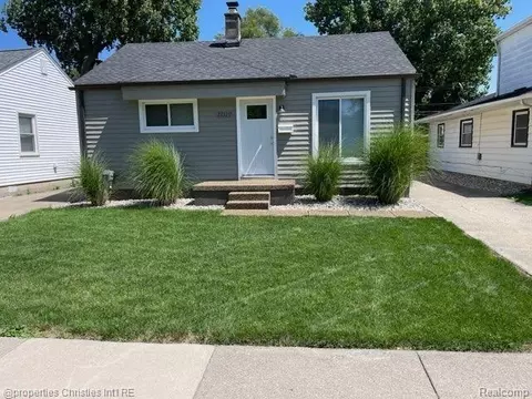 27320 Dartmouth St, Madison Heights, MI 48071