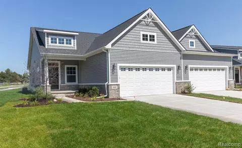 714 Ander Ln #81, White Lake, MI 48386
