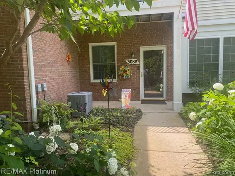 3088 Kneeland Cir #23, Howell, MI 48843