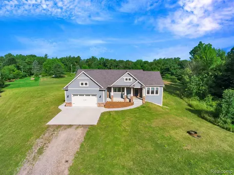 4516 Mcdowell Rd, Lapeer, MI 48446