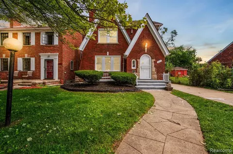 19372 San Juan Dr, Detroit, MI 48221