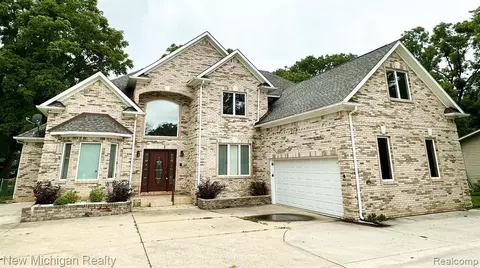 3594 S Livernois Rd, Rochester Hills, MI 48307