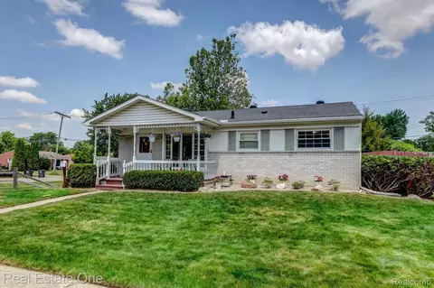 22748 Champaign St, Taylor, MI 48180