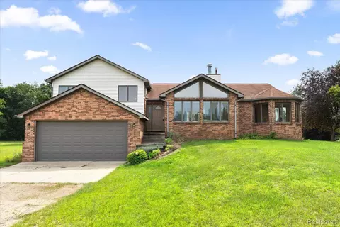 5360 Owosso Rd, Howell, MI 48836