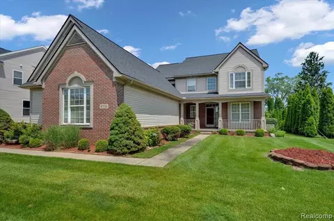 8536 Hummingbird Dr, Commerce Twp, MI 48382