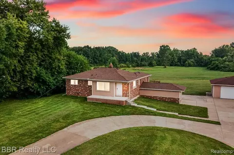 27771 West Rd, New Boston, MI 48164