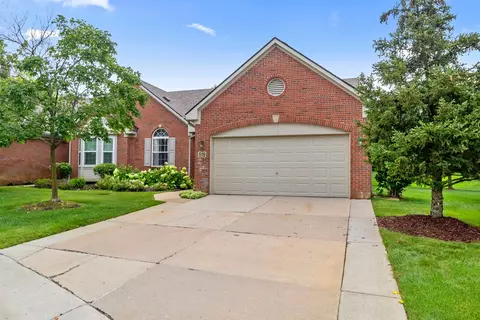 519 Woodhaven Dr, Commerce, MI 48390