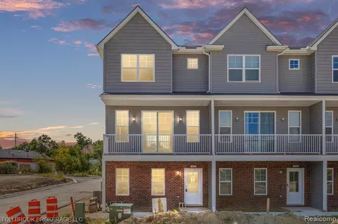 3957 Trailway Commons Cir #14, Auburn Hills, MI 48326