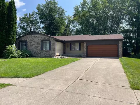 23600 Torrey St, Armada, MI 48005