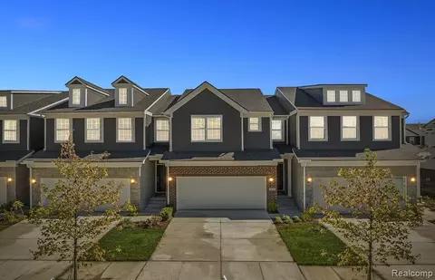 4897 Glenora Dr, Lake Orion, MI 48359