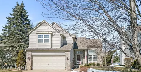 3590 Normandy Dr, Rochester, MI 48306