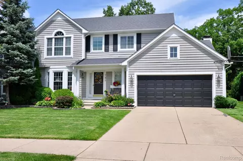761 Hathaway Dr, Auburn Hills, MI 48326
