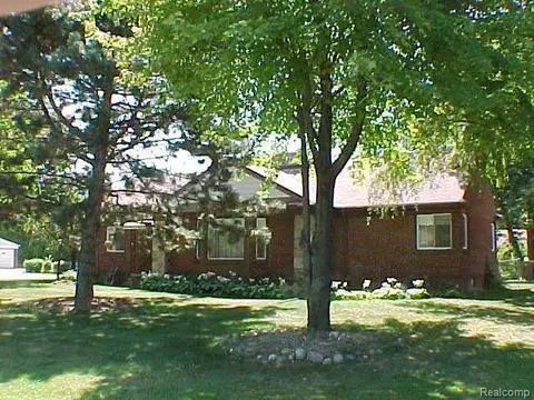 19309 Coral Gables St, Southfield, MI 48076