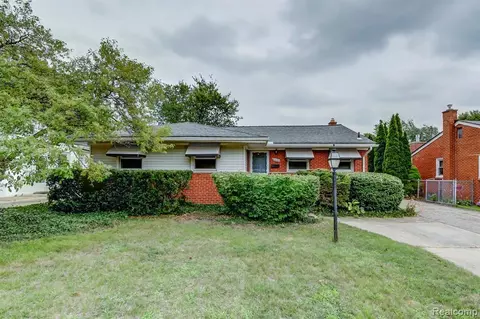 23060 Farmington Rd, Farmington, MI 48336