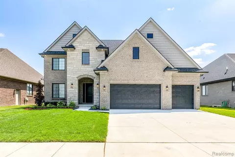 54440 Lawson Creek Dr, Utica, MI 48316